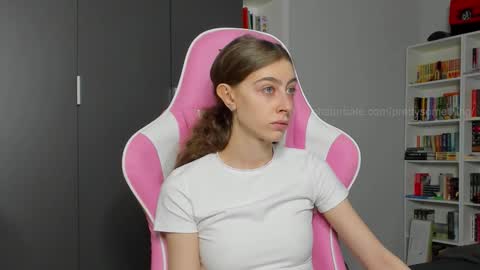 Sophie  next stream will be at Monday  i will wait you guys  online show from October 2025 05:47:02 AM