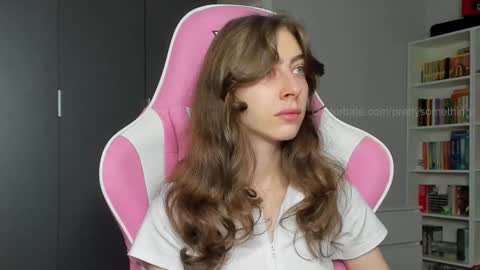 Sophie  next stream will be at Monday  i will wait you guys  online show from November 2025 06:13:02 AM