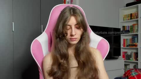 Sophie  next stream will be at Monday  i will wait you guys  online show from November 2025 06:30:02 AM