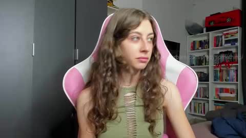 Sophie  next stream will be at Monday  i will wait you guys  online show from January 2026 09:36:01 AM