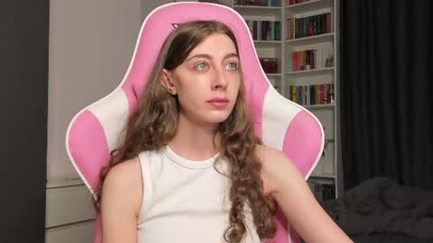 Snapshot of prettysomething chatting on July 2026 10:39:01 AM Sophie next stream will be at Monday i will wait you guys online show from July 2026 10:39:01 AM