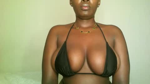 prettyvishy online show from February 2025 02:51:02 AM