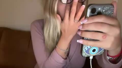 prettyyykittyyy22 online show from September 2025 08:38:02 AM