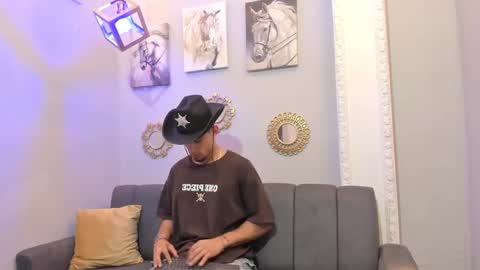 prince_arthur77 online show from January 2025 03:54:01 PM