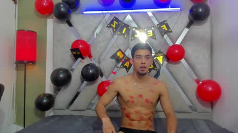 prince_arthur77 online show from February 2025 03:47:02 PM