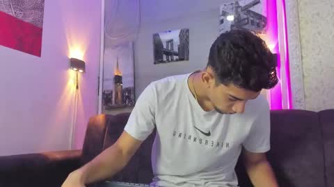 prince_arthur77 online show from October 2025 01:52:01 PM