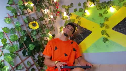 prince_arthur77 online show from October 2025 02:07:01 PM