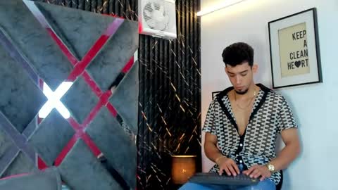 prince_arthur77 online show from May 2026 01:40:02 PM