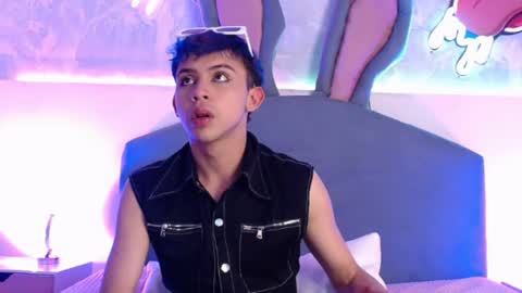 Snapshot of princeapolo_anki chatting on November 2025 09:57:02 PM Prince online show from November 2025 09:57:02 PM