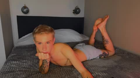 HUNTER LEO KEVIN online show from April 2026 04:10:02 AM