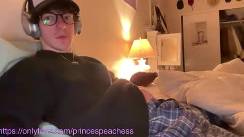Peaches online show from November 2025 02:39:02 AM