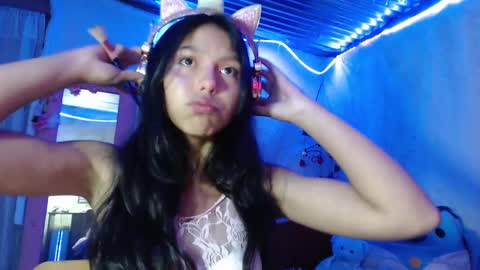  Elia  online show from October 2025 12:14:01 AM