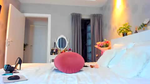 Haziel -  online show from December 2024 01:17:01 AM