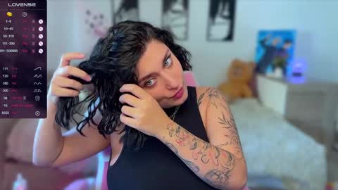 Lina online show from January 2025 11:49:02 AM