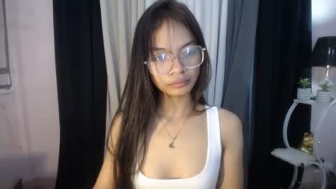 Snapshot of princess_luxe chatting on February 2026 10:52:02 PM Cutie Princess online show from February 2026 10:52:02 PM