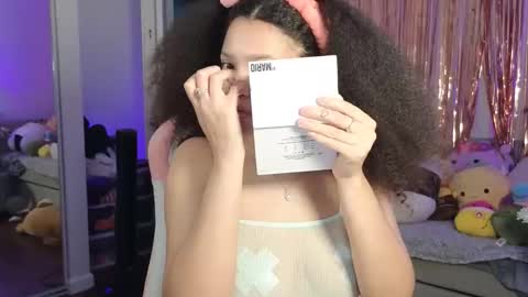 Amber online show from December 2025 06:56:02 PM