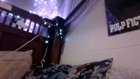 Snapshot of princesshollylove chatting on November 2025 10:52:02 PM Holly love online show from November 2025 10:52:02 PM