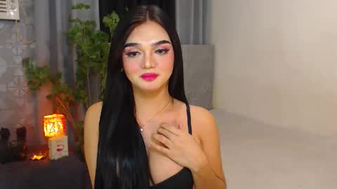 Snapshot of princesshugecumontop chatting on December 2024 04:09:02 PM PrincessDONT FORGET TO FOLLOW ME online show from December 2024 04:09:02 PM