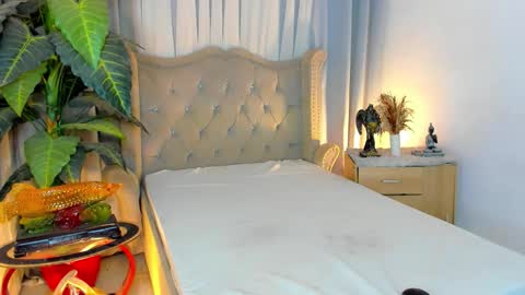 Snapshot of princesshugecumontop chatting on December 2025 08:52:02 AM PrincessDONT FORGET TO FOLLOW ME online show from December 2025 08:52:02 AM