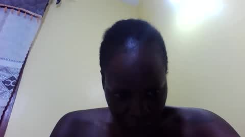 Snapshot of princessmiles2 chatting on May 2026 10:17:01 PM phelly online show from May 2026 10:17:01 PM