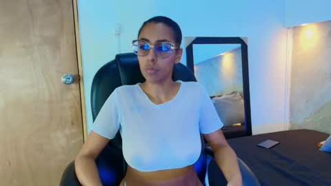 Priscila  online show from December 2025 08:59:02 PM