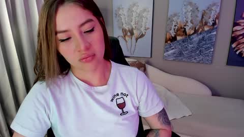 Snapshot of priya_rose chatting on February 2025 06:31:02 PM Priya Rose online show from February 2025 06:31:02 PM