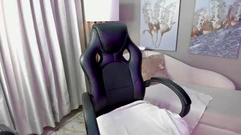 Snapshot of priya_rose chatting on February 2025 09:37:01 PM Priya Rose online show from February 2025 09:37:01 PM