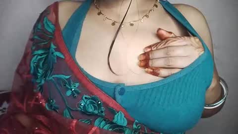 priyu_ online show from December 2025 02:10:02 PM