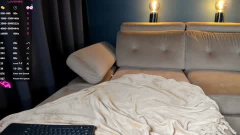 Raven  but you can call me sweetie or honey too  online show from February 2025 09:37:02 PM