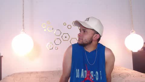 Adris  Juan online show from September 2025 04:00:01 AM