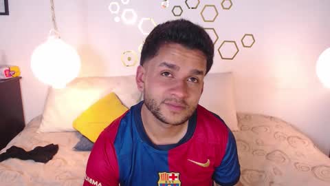 Adris  Juan online show from October 2025 02:10:01 AM