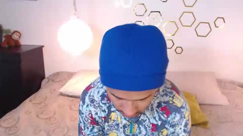 Adris  Juan online show from November 2025 01:51:02 AM