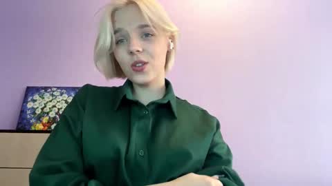 Scarlet online show from December 2025 05:59:02 AM