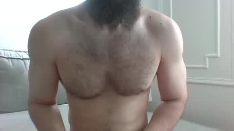 Snapshot of public_toy_95 chatting on April 2026 03:47:01 PM Mickey online show from April 2026 03:47:01 PM