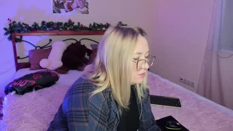 Snapshot of puffybun chatting on December 2024 11:41:02 PM puffybun online show from December 2024 11:41:02 PM