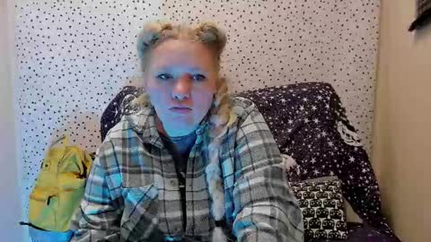 Snapshot of puffybun chatting on February 2026 09:13:02 PM puffybun online show from February 2026 09:13:02 PM