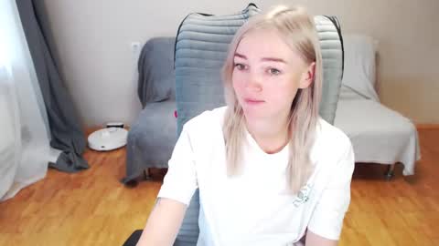 Polly online show from October 2025 04:34:02 AM