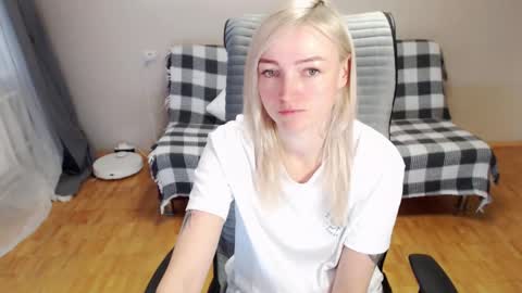 Polly online show from February 2026 03:29:02 AM