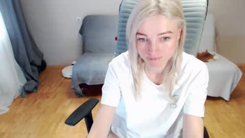 Polly online show from April 2026 06:38:01 AM