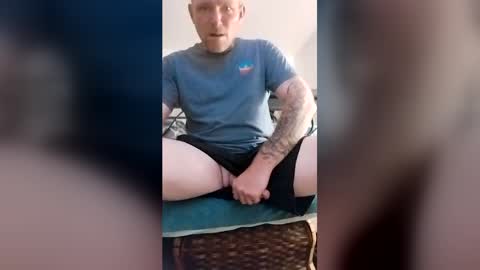 punkrockb1987 online show from June 2026 05:48:02 PM