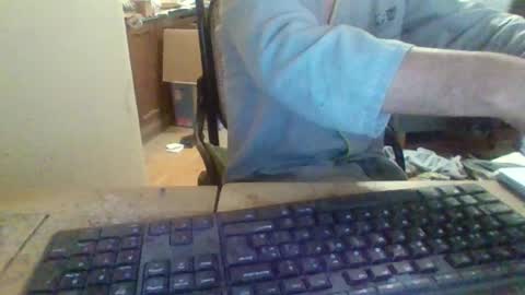 pup_y online show from October 2025 12:00:02 AM