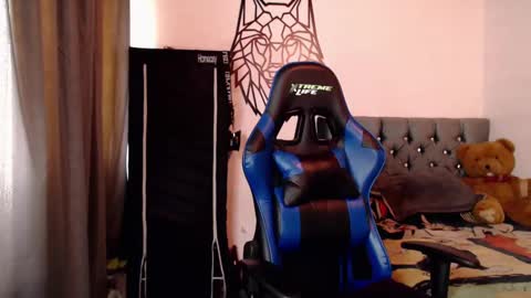 Cris online show from September 2025 06:40:01 PM