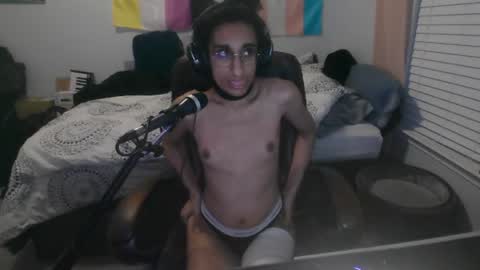 Snapshot of puppygirltoast chatting on June 2026 01:03:01 AM puppygirltoast online show from June 2026 01:03:01 AM