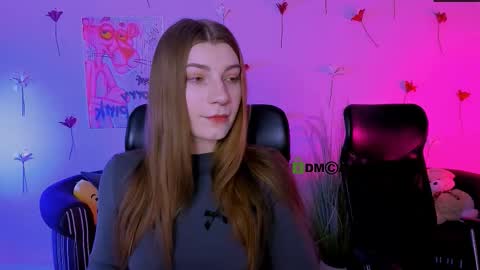 Snapshot of pure_radiance chatting on February 2026 09:32:01 AM Ask me3 online show from February 2026 09:32:01 AM