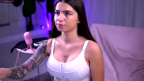 Emily online show from October 2025 03:14:01 AM