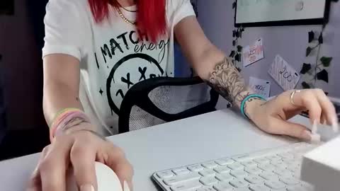 Purple2StayThnxxx online show from November 2025 11:03:01 PM