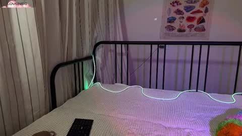 Francine online show from September 2025 09:50:01 PM