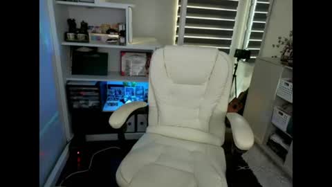 Snapshot of pussycash chatting on June 2026 09:57:01 PM POCCA online show from June 2026 09:57:01 PM