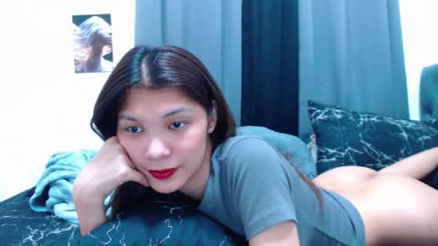 Snapshot of pussywetandwild chatting on November 2025 10:43:02 AM LHARA online show from November 2025 10:43:02 AM