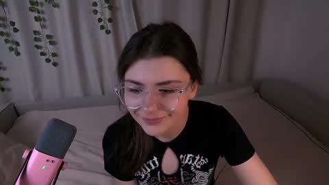 Ava online show from June 2026 06:00:02 PM
